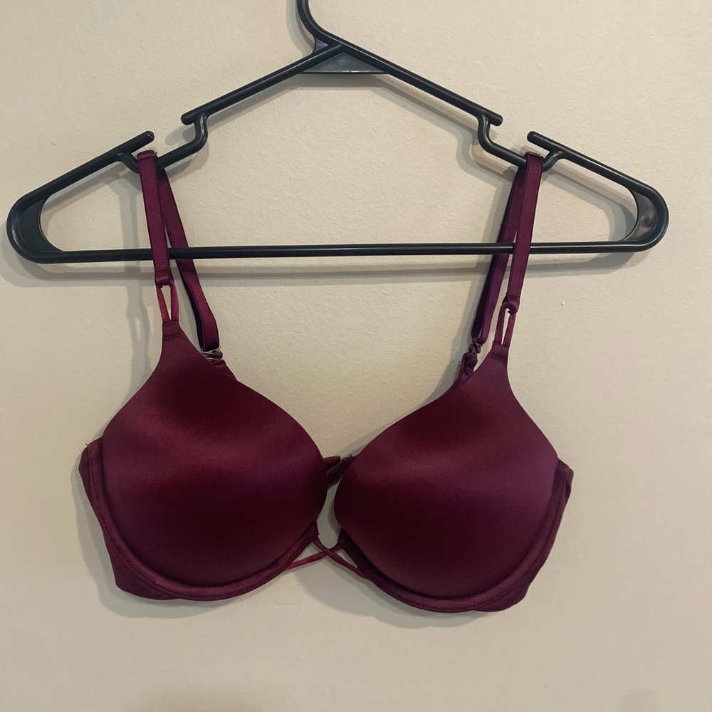Victoria's Secret Red T-Shirt Bra with Adjustable Straps